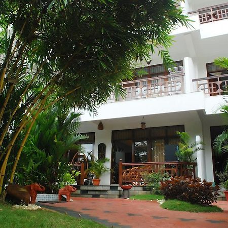 Chakra Ayurvedic Resort Ковалам Экстерьер фото