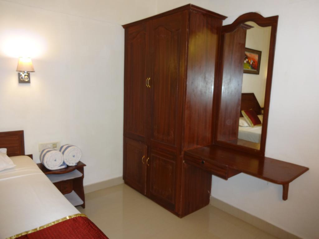 Chakra Ayurvedic Resort Ковалам Экстерьер фото