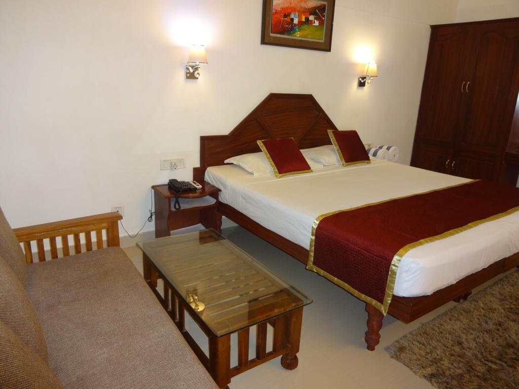 Chakra Ayurvedic Resort Ковалам Экстерьер фото